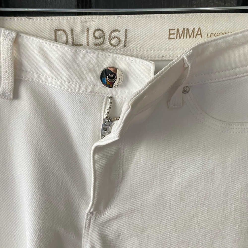DL1961 white skinny jeans - super comfy stretchy style